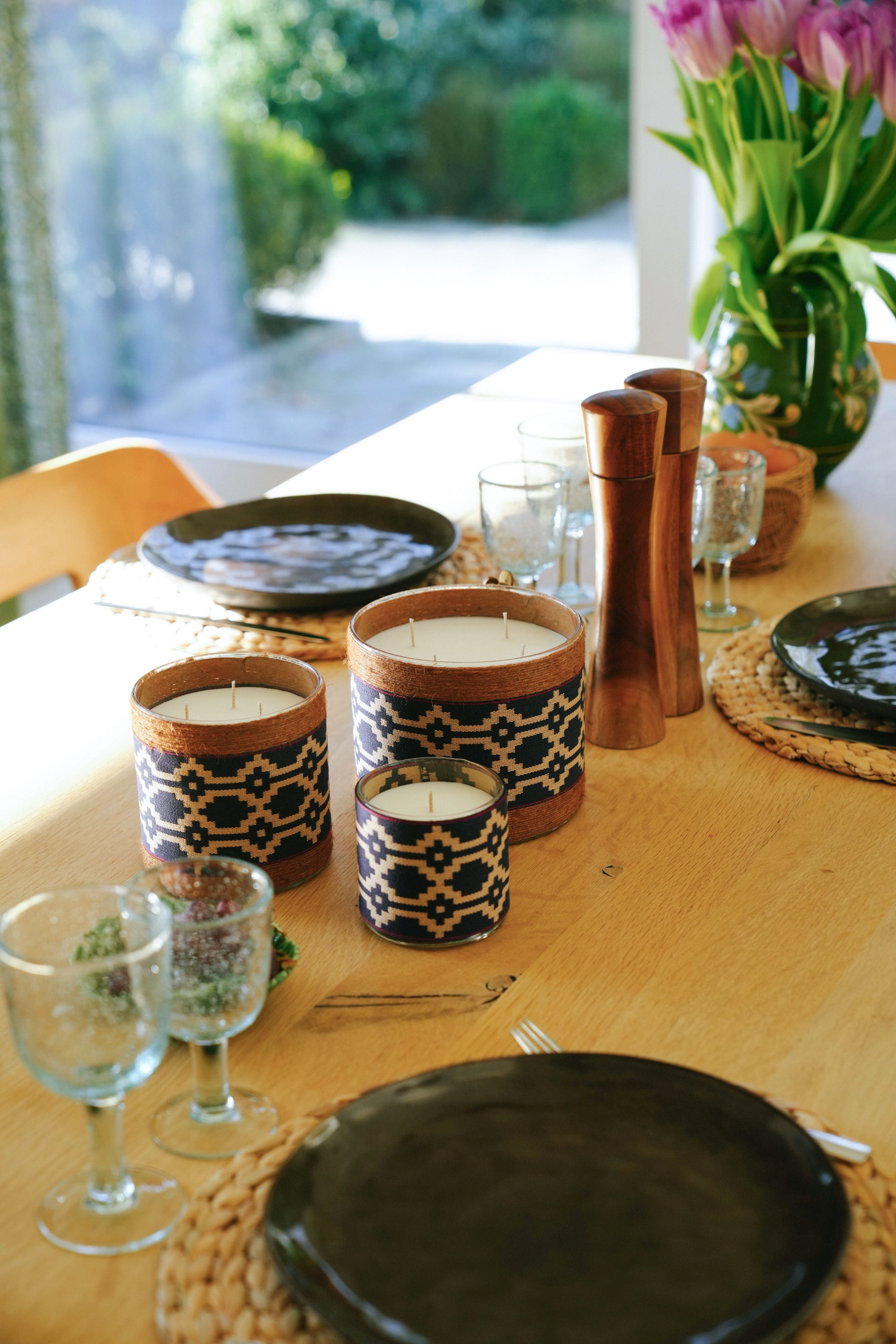 Bougie Parana sur une table d'intérieur