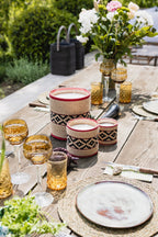 Bougie Salta sur une table extérieure