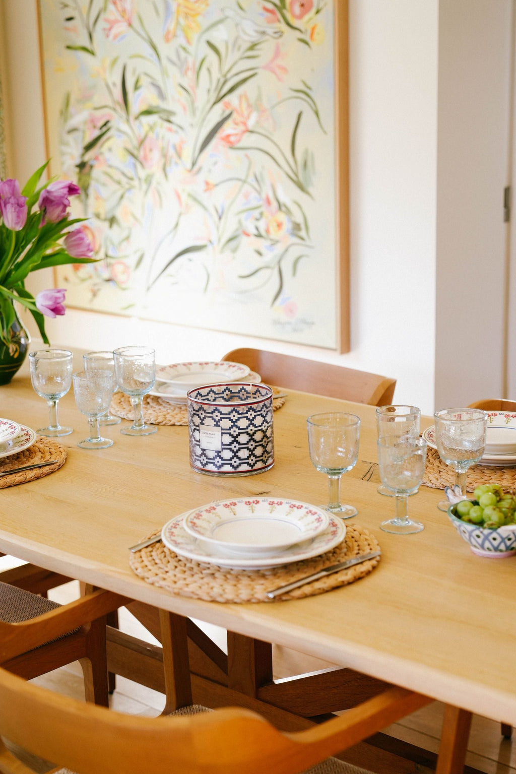 Bougie Iguazu sur une table de déjeuner